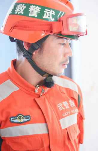 杨烁《奇兵神犬》花样“崩人设” 意外踹队友化身“打脸侠”搞笑又戳心