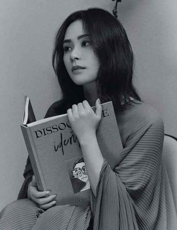 钟欣潼 | 四十而已