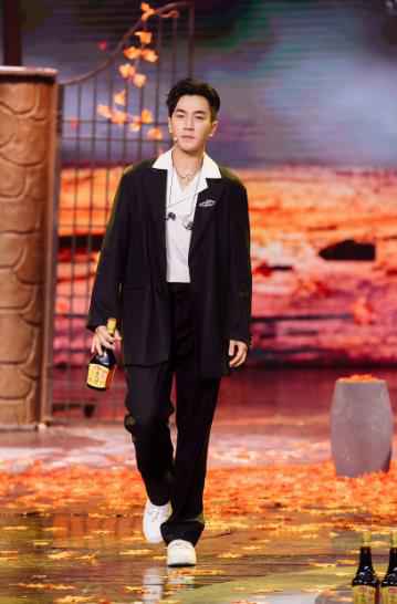 刘恺威《跨界歌王》突围赛回归 “性感卖萌”撩碎少女心