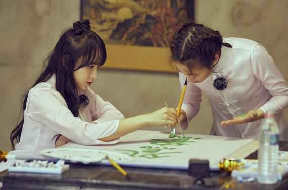 《勇敢的世界》明日播出，张翰、杜江挑战高难度俯卧撑（图集）