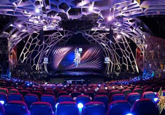 《人民日报》评《幻乐之城》：新思路、新经验、新趋势