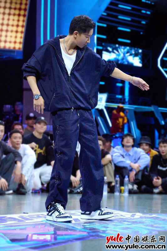 韩庚《这就是街舞4》首次即兴对战 高难度卡点全场沸腾