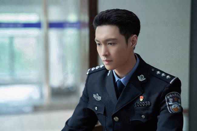 张艺兴《扫黑风暴》将收官 林警官涉险为正义而战