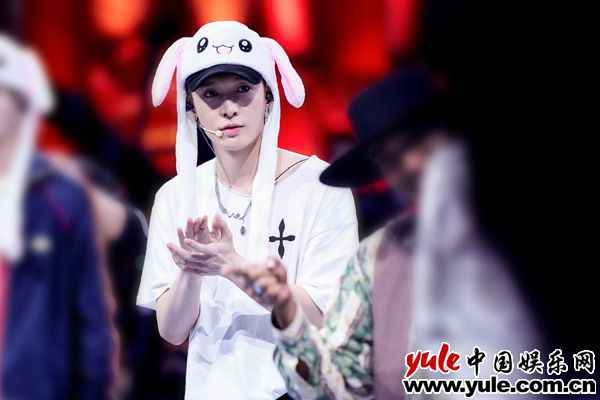 张艺兴《这就是街舞4》队长cypher 高难度大招炸裂全场