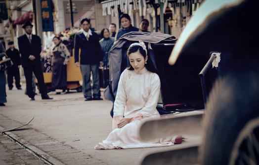 《远大前程》佟丽娅女装惊艳四座 虐心收官引观众泪崩