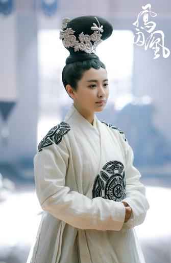 《凤囚凰》“红袖”宋威龙互相利用 李春嫒首演蛇蝎女获赞