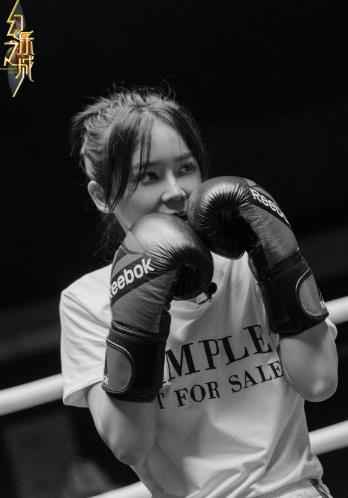 袁姗姗《幻乐之城》挑战极限 唱演打三合一上演“心跳”暴击