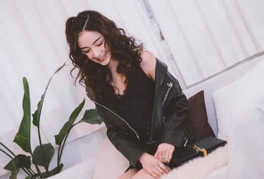 小花张南出席品牌活动 all black摇滚少女范十足