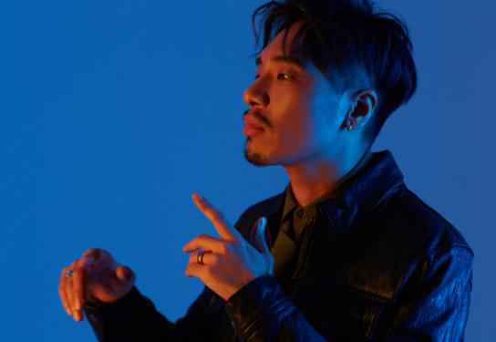 首支情歌来袭！孙骁《落尘埃》多元碰撞解码新领域