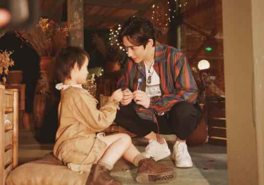 《幻乐之城》朱一龙搭档最小助演 提前见面培养默契