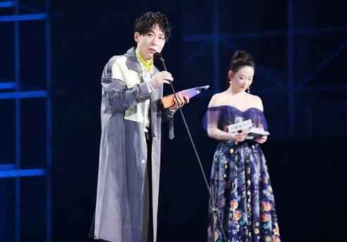 丁世光出席音乐盛宴《不散的筵席》获十大原创金曲