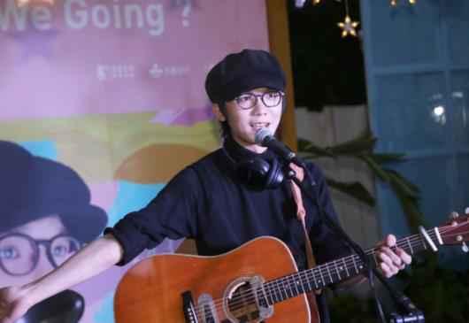 “唱”谈八年音乐路 金曲唱作人谢震廷讲述何以为家