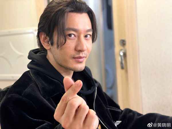 黄晓明3天捐70万瓶饮用水