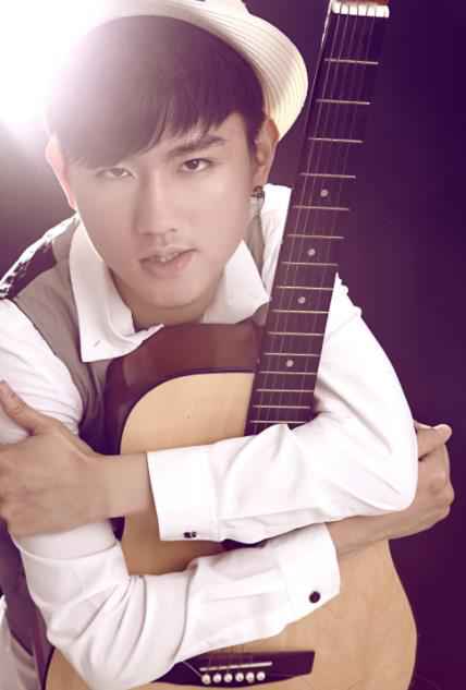 “人形写歌机”郑冰冰新歌发布 歌曲肉麻狙心甜蜜升级