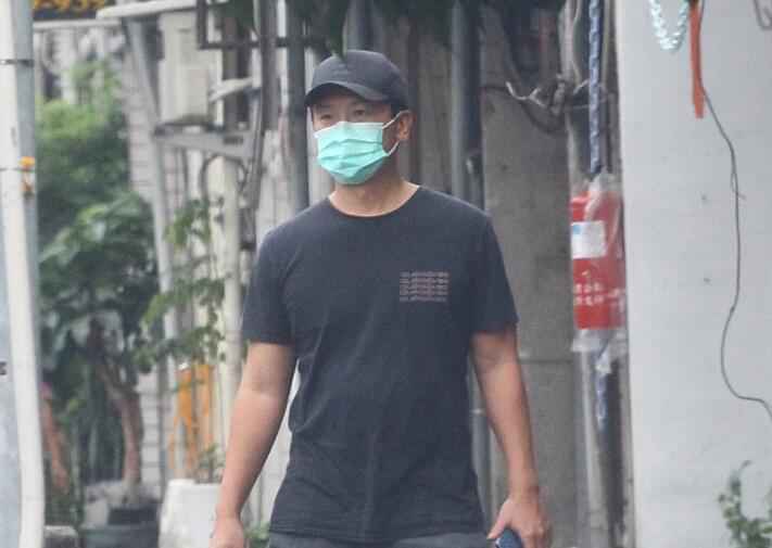 侯佩岑移居4亿新豪宅 老公穿夹拖跑腿搞迷航