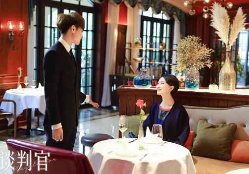 《谈判官》热播收视夺冠 杨幂解开黄子韬父子心结