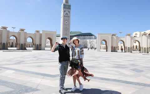 《旅途的花样》开启摩洛哥之旅“花样团”菲斯古城“做苦力”