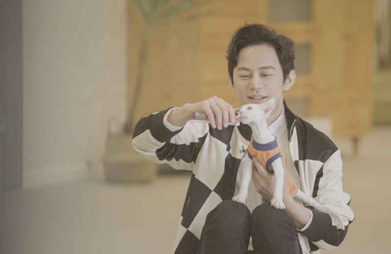 《朋友请听好》继续来袭，千玺自爆春节胖十斤，何老师回忆往事