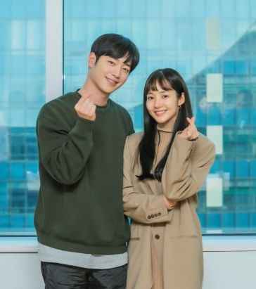 新剧《天气好的话，我会去找你》徐康俊和朴敏英这对高颜值CP终於同框啦