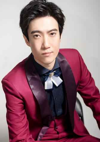 常远“成长史”征战《喜剧人》总决赛 爷孙同台感恩观众