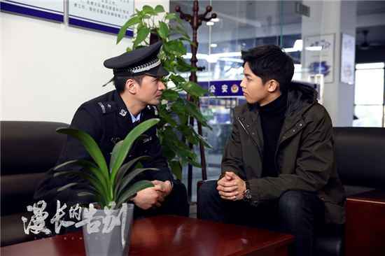 电视剧《漫长的告别》讲述了什么？