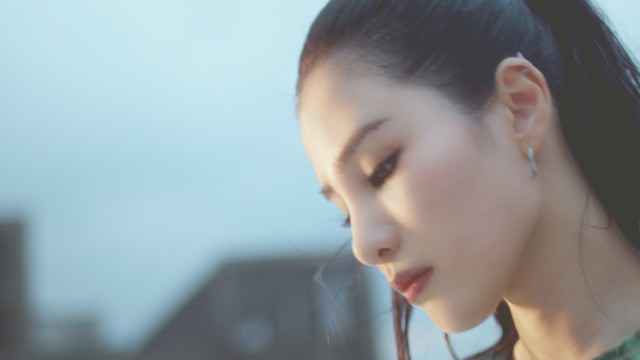 江静新歌《未来》邀张震岳打造 为MV学舞进步神速