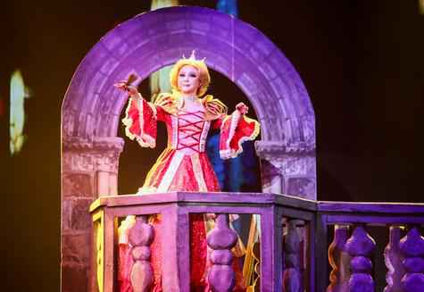 蔡明崩溃了！助阵常远加盟《欢乐喜剧人》