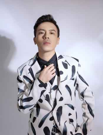 冯光、彭思文新歌《了不起的自己》全网发行