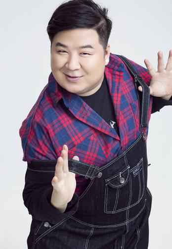 爱笑兄弟肥龙认真搞笑