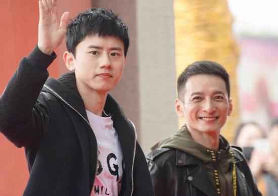 维嘉终于笑了!现身《歌手》喜笑颜开心情大好