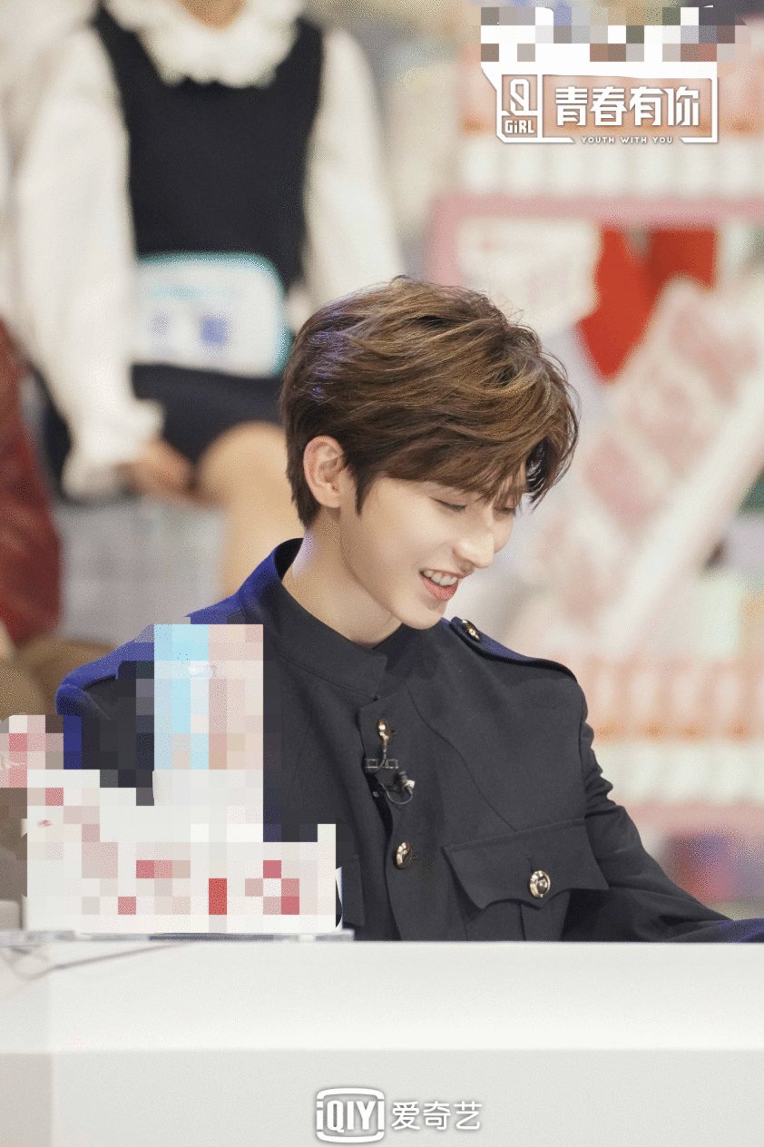 《青春有你2》LISA回顾初心落泪 蔡徐坤鼓励训练生