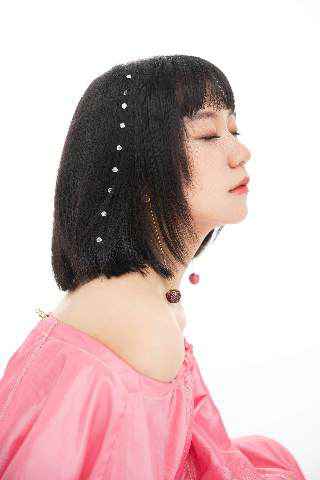 谢春花新专主打《失重感》今日上线 用音乐解构生活破除孤单