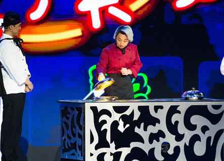 《欢乐喜剧人》迎补位新选手 怪才黄才伦首秀鬼马“踢馆”