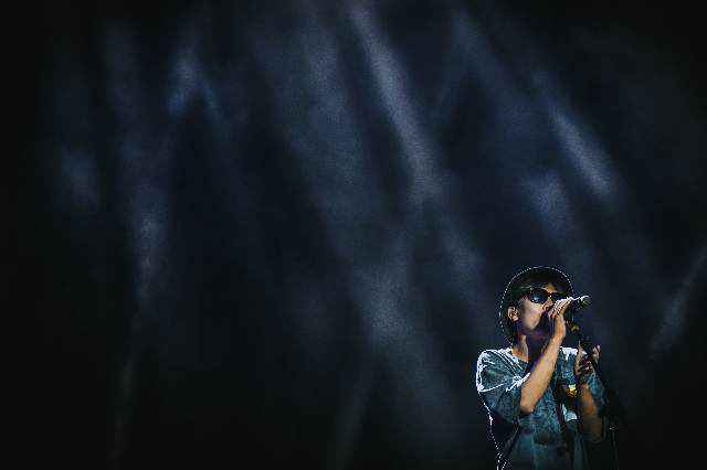 嗨爆唐山恒大星光音乐盛典 王啸坤用歌声讲述“三十而已”