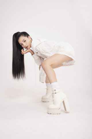 江静携新歌《Soul Searching》 掏心挖肺回首脆弱面