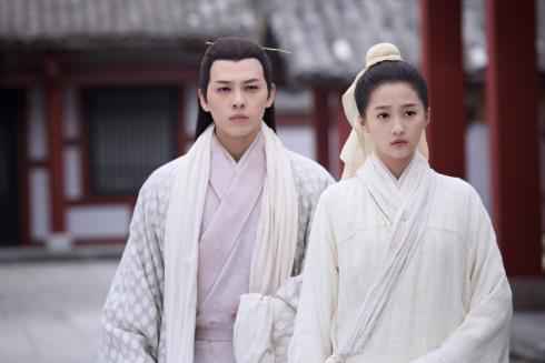 《凤囚凰》开播 洪尧化身才子恋上关晓彤