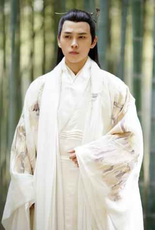 《凤囚凰》开播 洪尧化身才子恋上关晓彤