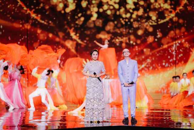 歌手平安再登央视七夕晚会 压轴献唱《和祖国在一起》