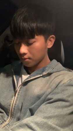 何孟远深夜直播再道歉 请求不要骂元元和敬宣