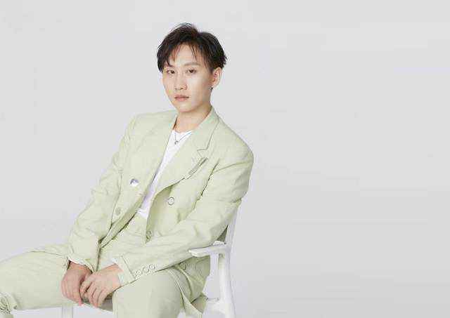 等爱的人不寂寞 吴奇暖唱《偷走寂寞的人》