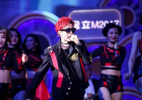 《欢乐喜剧人》集体拼“后台” 郭麒麟夺首冠 常远欲搬爷爷出山