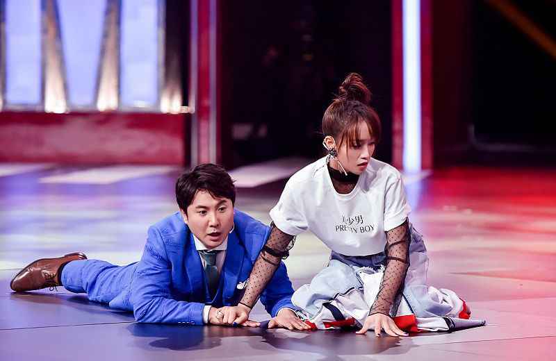 王牌对王牌，笑声满现场，感动在心间