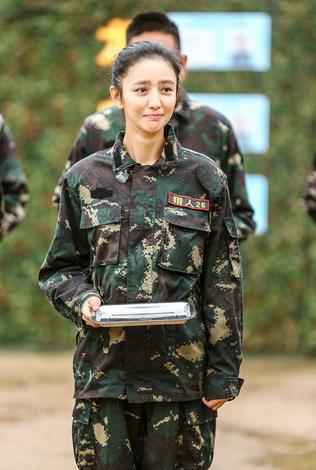 《真男2》猎人训练难度进阶 佟丽娅坚持集训不言弃