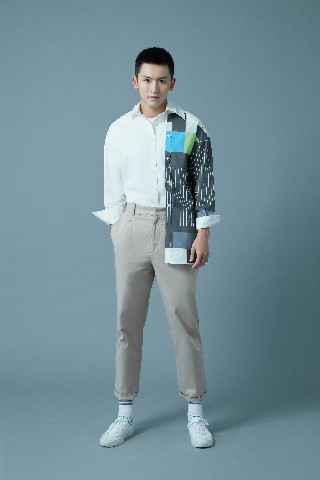 张哲瀚与心喜文化展开音乐之旅 新单《转身》即将上线