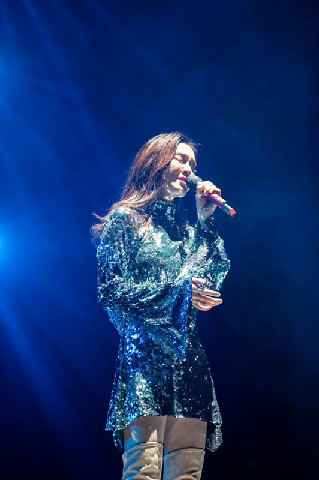 一开嗓就是青春的声音！范玮琪杭州演唱会在幸福的路上