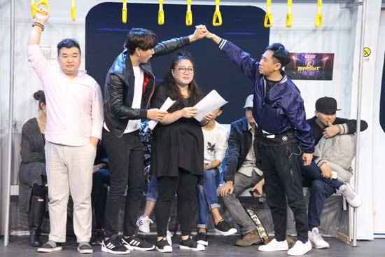 蒋诗萌搞笑演绎《全民目击》 男神们争风吃醋