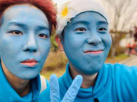 到现在还有高中制服的P.O：因为遇见了旻浩，所以是最棒的学校！