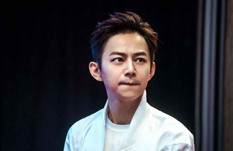 何炅每周在节目中制作美食，荧幕后的他也同样细心可爱