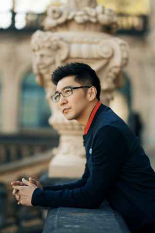 赵胤胤古典音乐会巡演奏响厦门 应乐迷之邀数次返场被誉余音绕梁