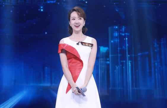 突破自我!《主持人大赛》10名选手以新声诠释经典